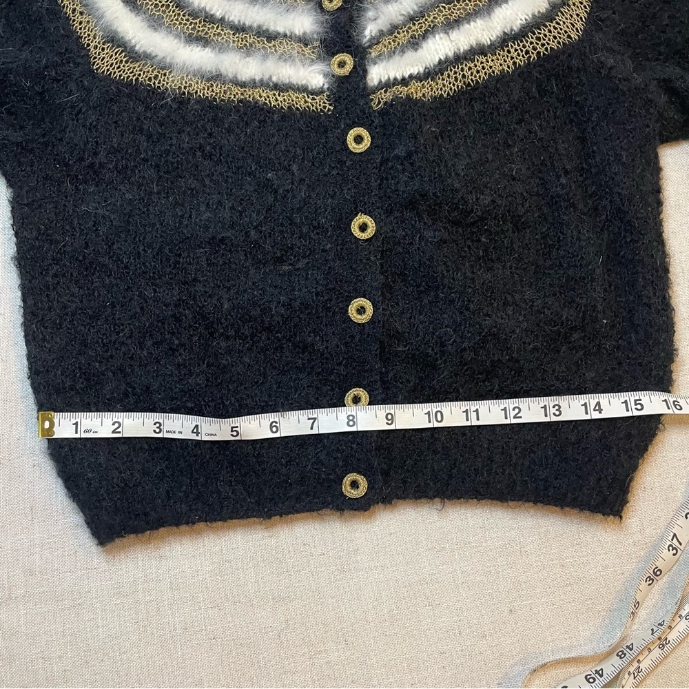Vintage 1950s Black and Gold Cropped Hand Knit Cardigan - Picture 5 of 10
